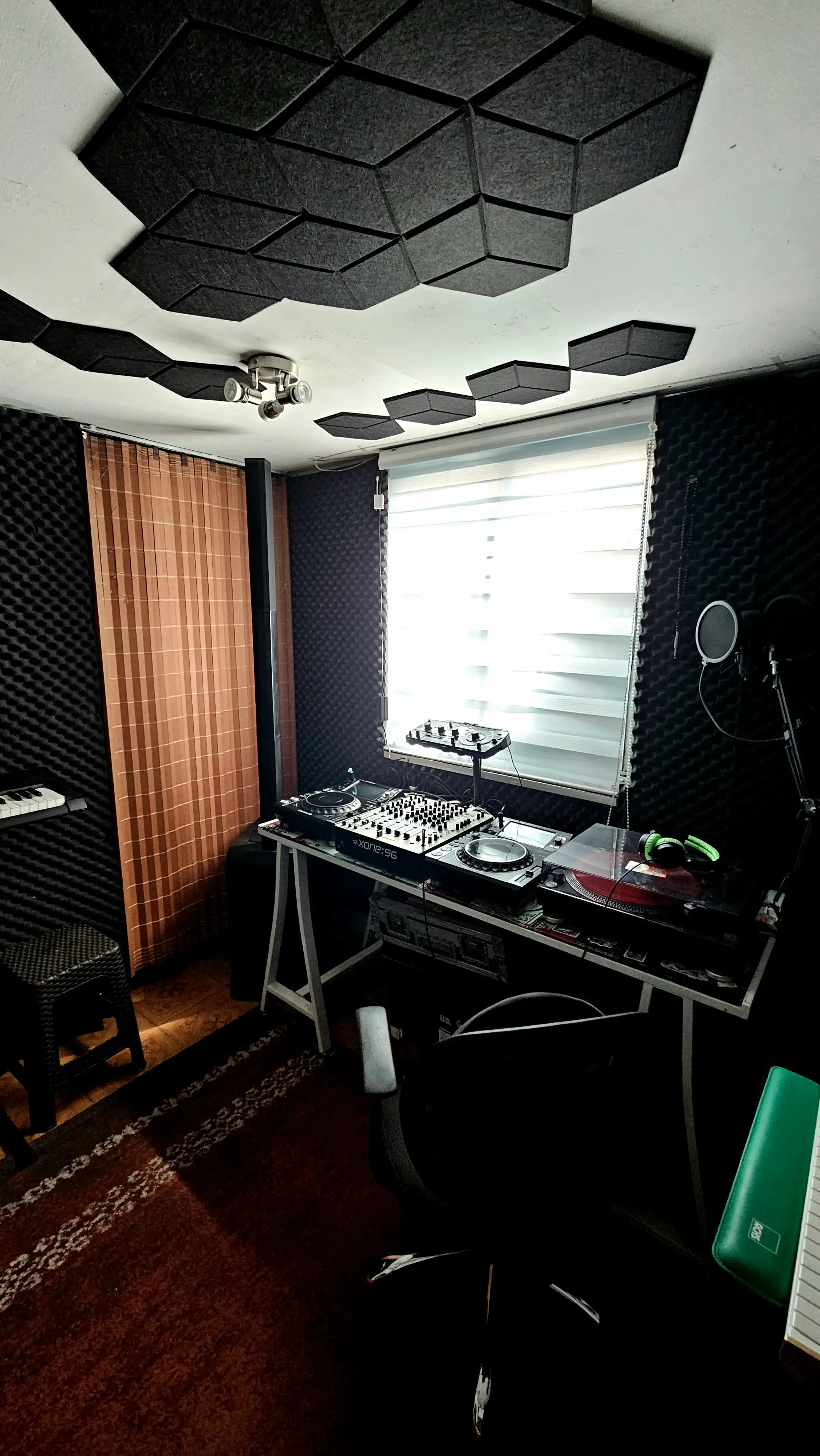 DJ 3